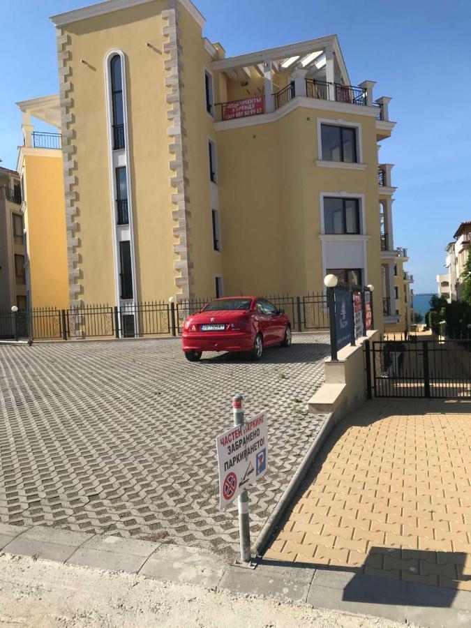 Horizon Katrina Apartments - Sea Line & Beach Access Szveti Vlasz Kültér fotó