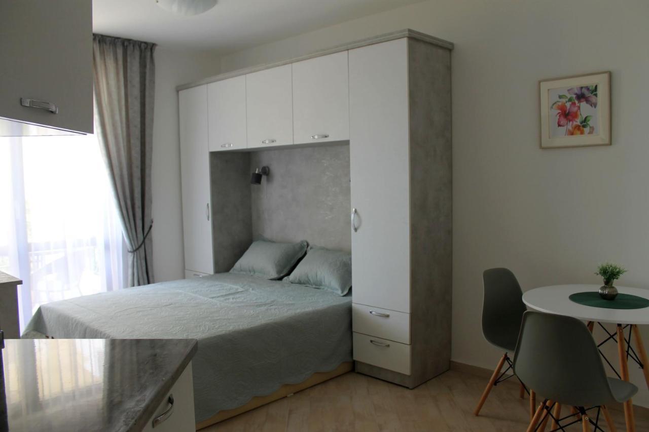 Horizon Katrina Apartments - Sea Line & Beach Access Szveti Vlasz Kültér fotó